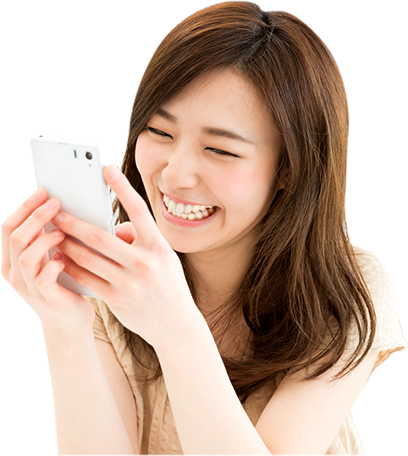 スマホを持つ女性